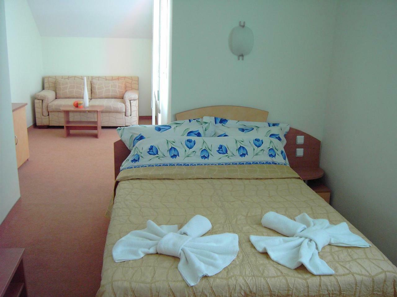 רבדה Fresh Family Hotel מראה חיצוני תמונה